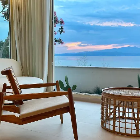 Villa Byblos Aqua-the Sea Front Luxury Skala Sotiros